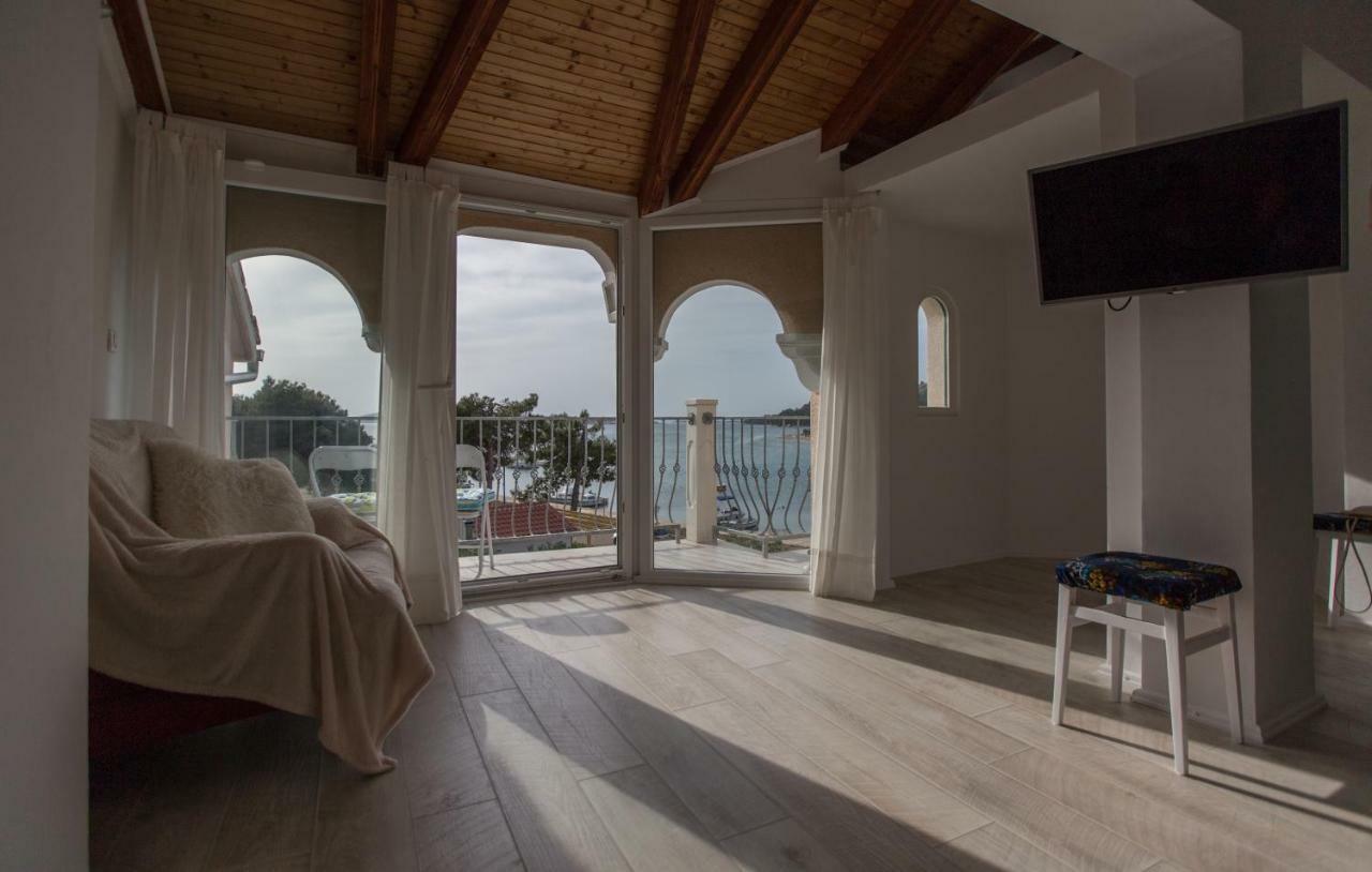 Relaxing Whole Top Floor Apartment By The Sea Žaborić Eksteriør billede